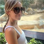 profesora de inglés graduada en Estudios Ingleses por la Universidad de Zaragoza.